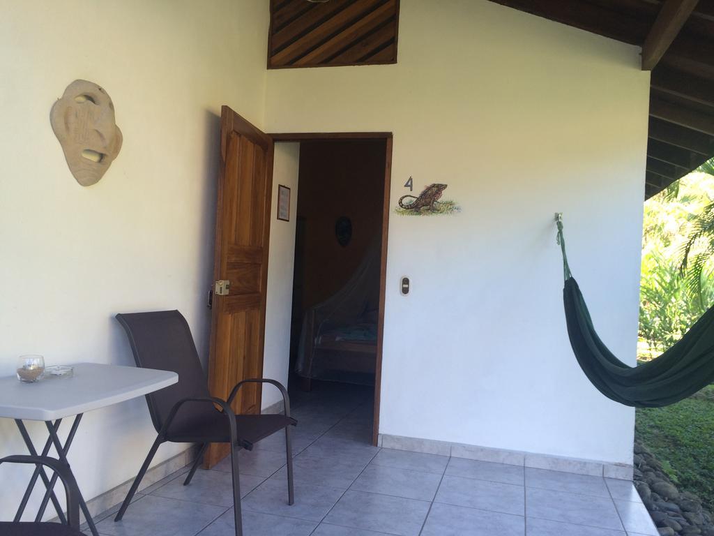 Hotel Suizo Loco Lodge & Resort Cahuita Room photo
